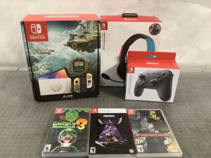 Nintendo Switch OLED Zelda Konsolenbundle