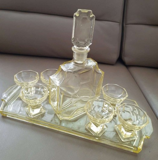 Likrset aus Glas