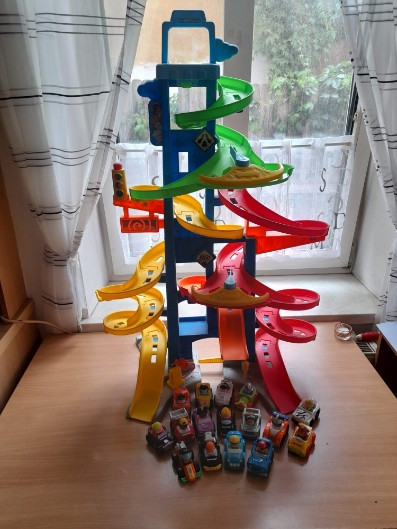 Little people-Bahn mit Figuren 30 Euro